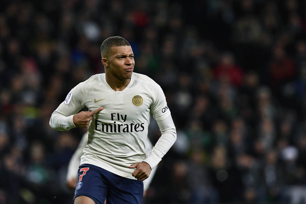 荷兰抢锅端米，中国工人揣火反杀：芯片江湖，谁主沉浮？